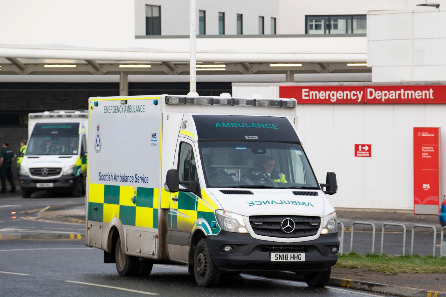 Edinburgh Royal Infirmary A&E 'operating beyond capacity'