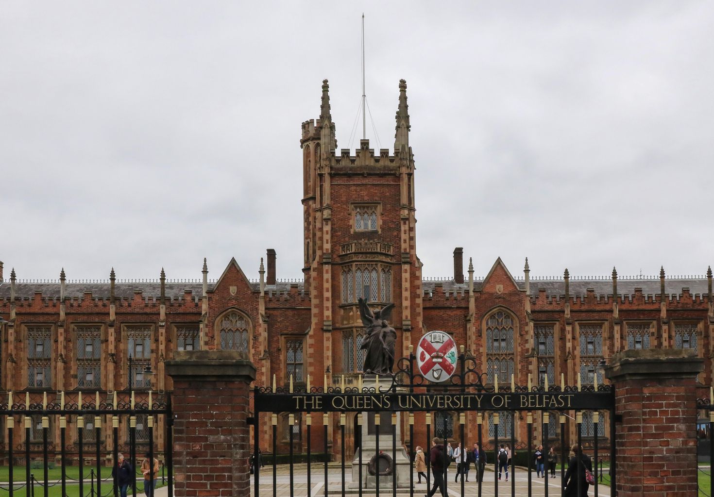 Queen’s University to offer student & staff financial support to help