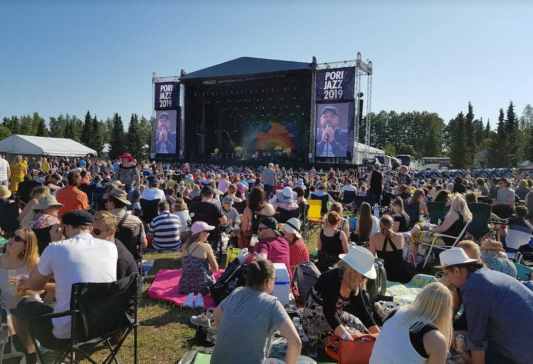 Pori Jazzin ilmaiskonsertit siirtyvät keskustaan - haastattelussa  toiminnanjohtaja Kristian Vainio - Radio Pori