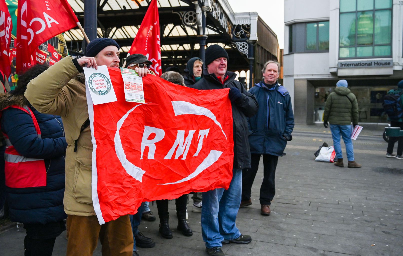 second-48-hour-rail-strike-of-the-week-continues