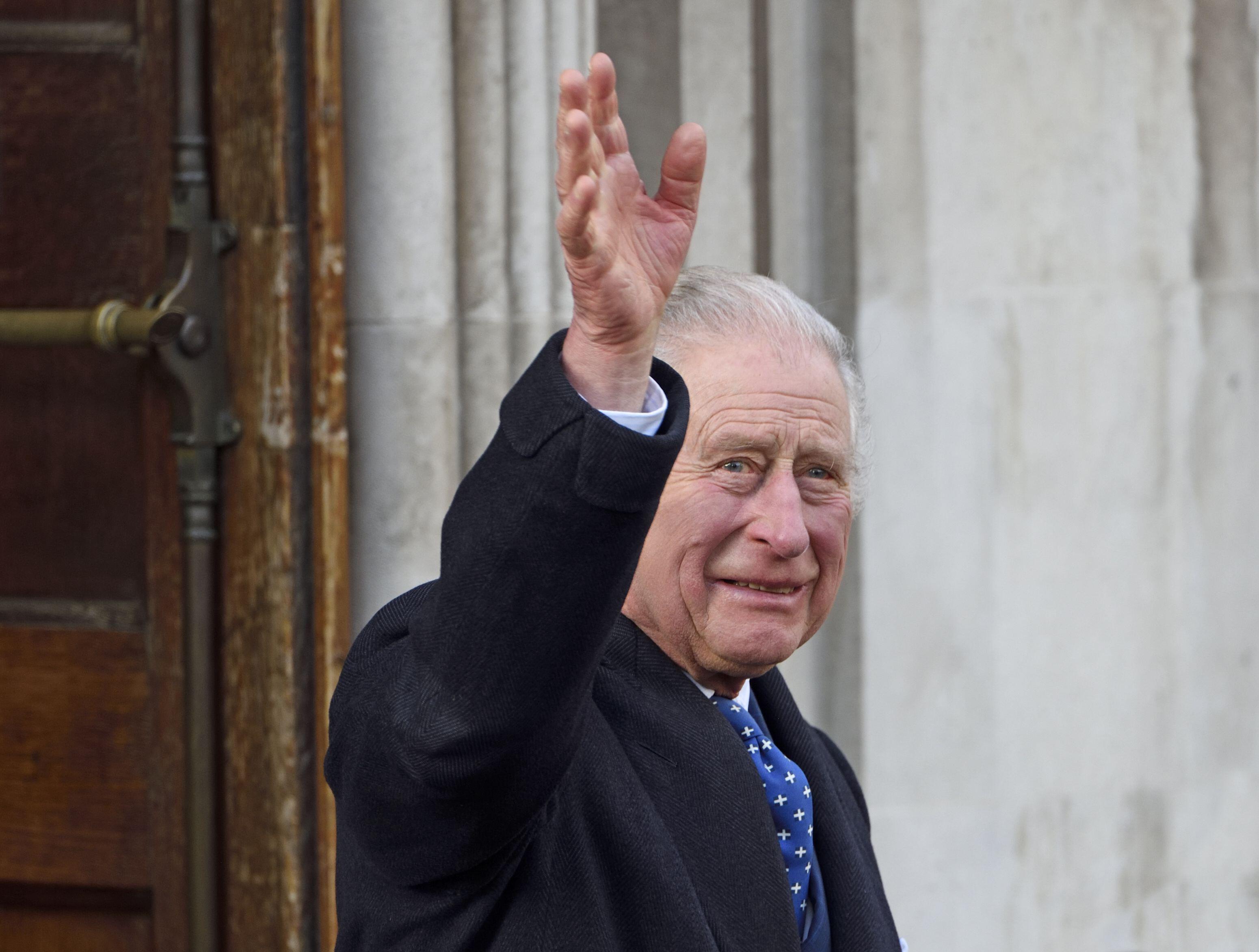 Sandringham wellwishers urged to arrive early as King spends Christmas