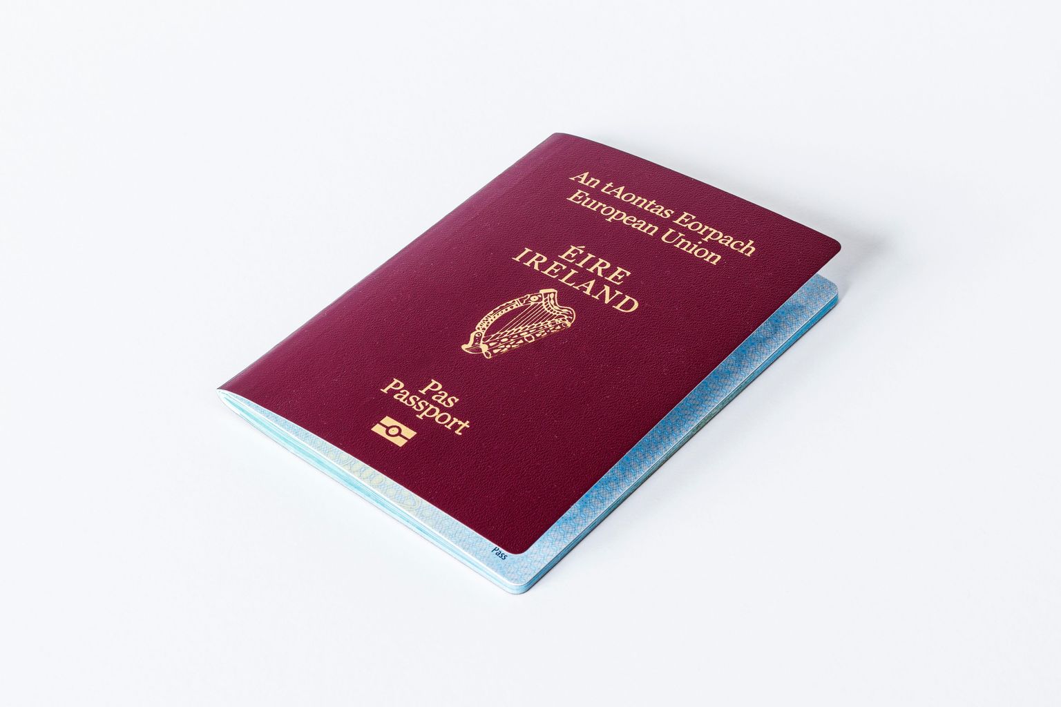 2022 sets new record for Irish passports | News - Cool FM