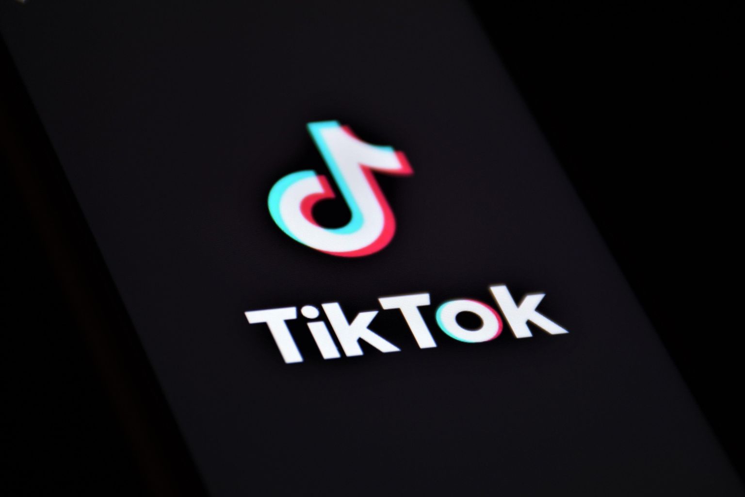 North Yorkshire teenager has TikTok suspended over acne photos