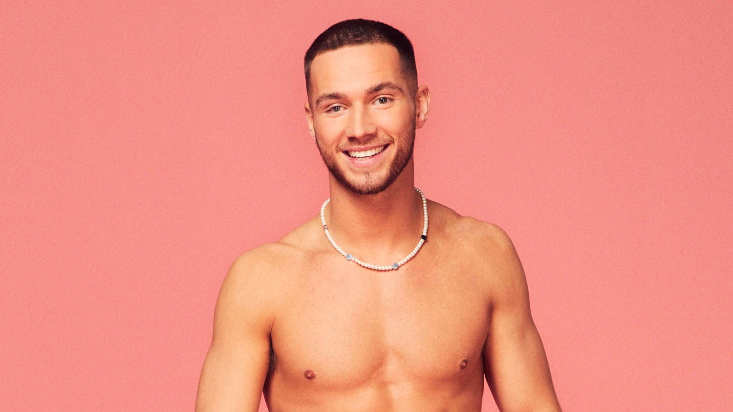 Essex man unveiled as first partially sighted Love Island contestant