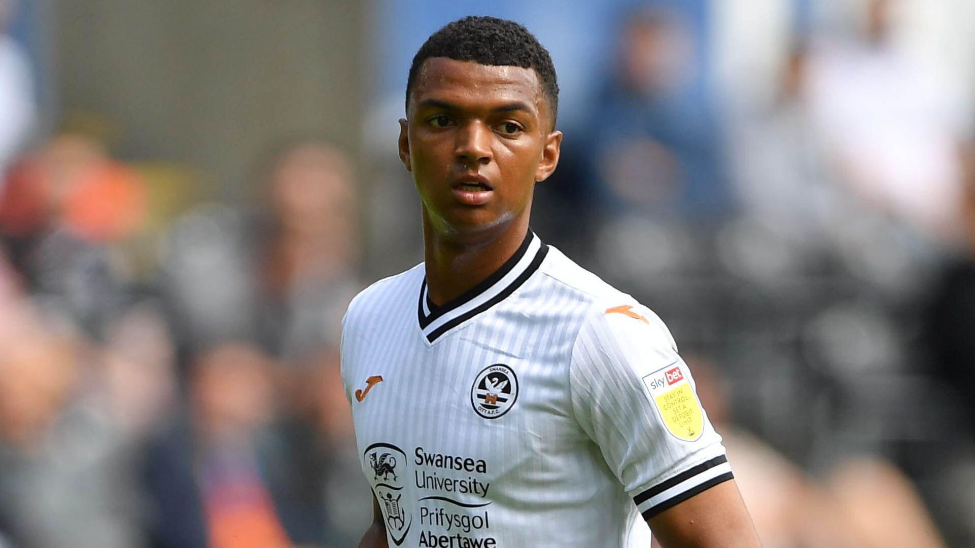  Coventry City in serious negotiation to sign Swansea City's 22-year-old electrifying striker