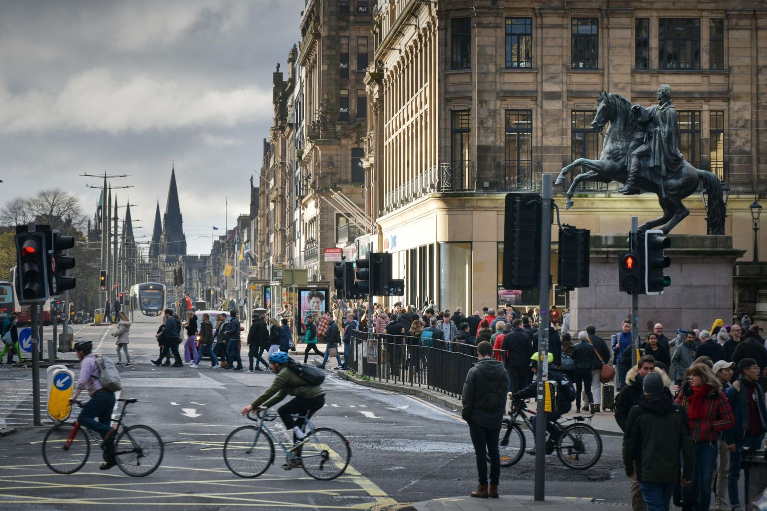 Three quarters of vehicles in Edinburgh comply with low emission zone