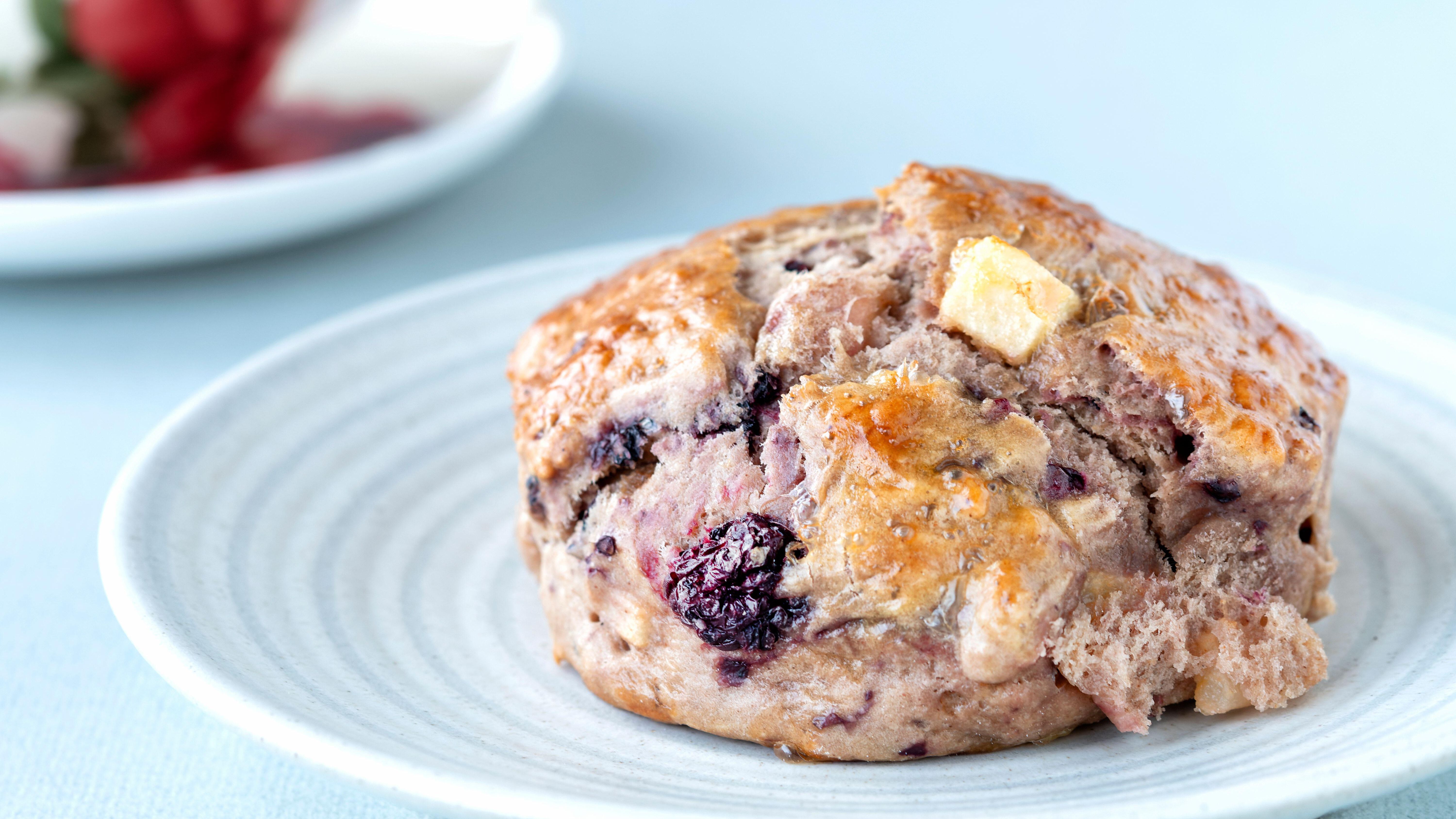 One Scone Woman completes 10 year aim to sample a scone at every possible ...