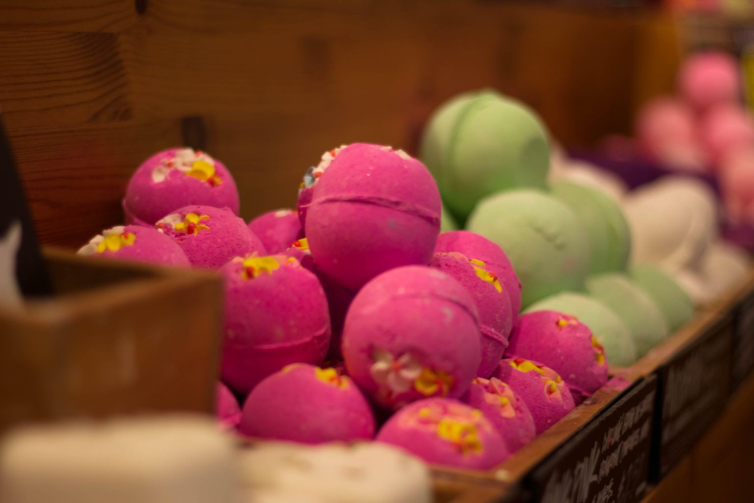 Bath bombs in jacuzzi force closure of Isle of Wight spa News Hits