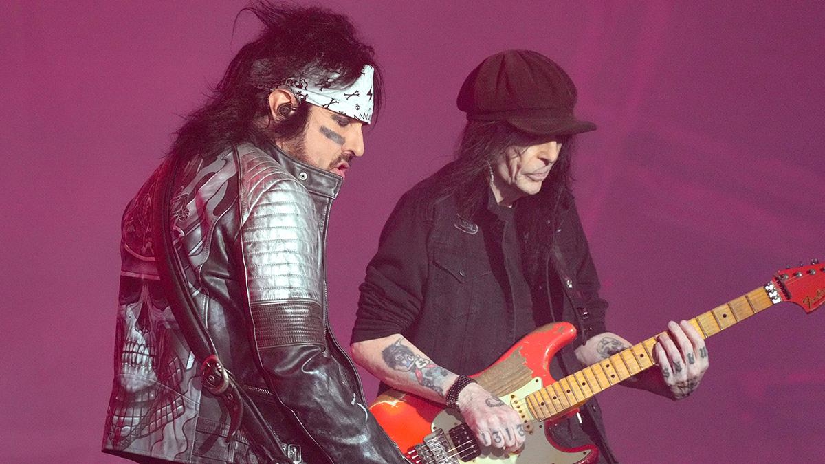 Nikki mars lewd laundry