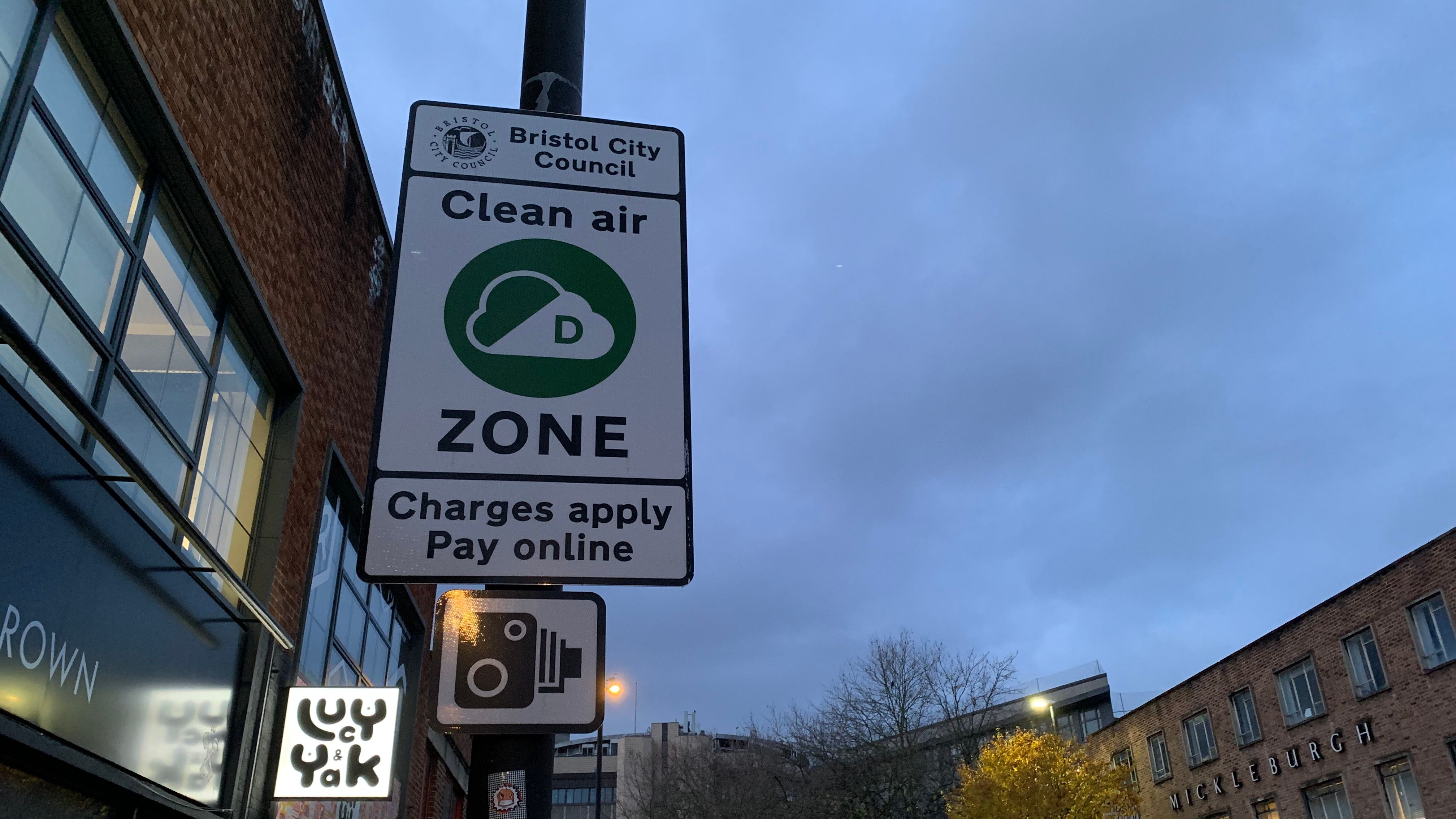 Where will Clean Air Zones be located and what exactly are they?