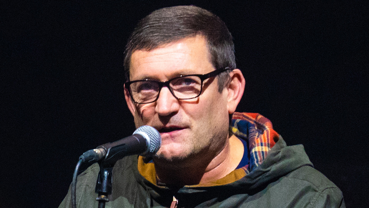 Paul Heaton leaves money behind bars at pubs before festival performance