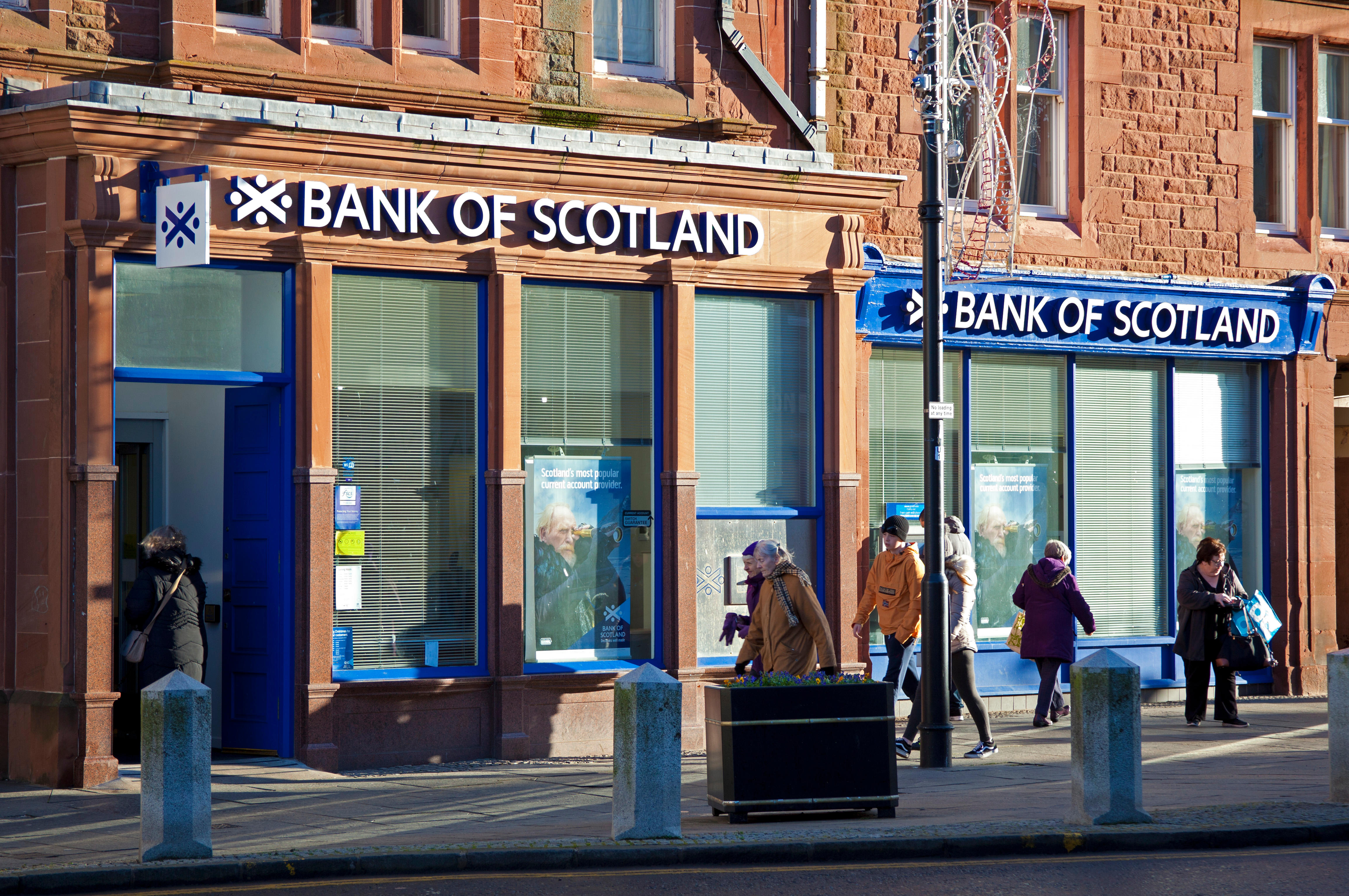 Another 17 branches of the Bank of Scotland will be closed
