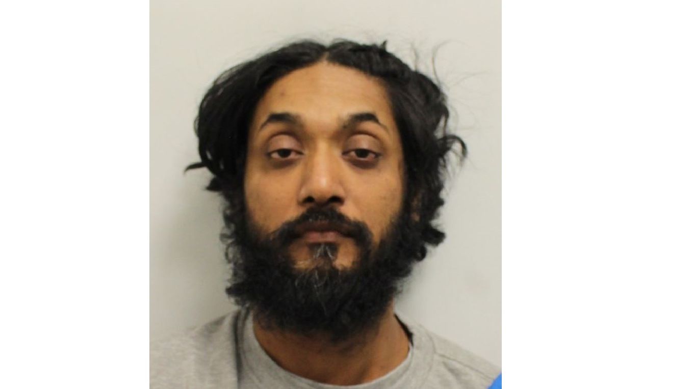 Quyum Rakshaw Man who murdered wife for financial gain jailed
