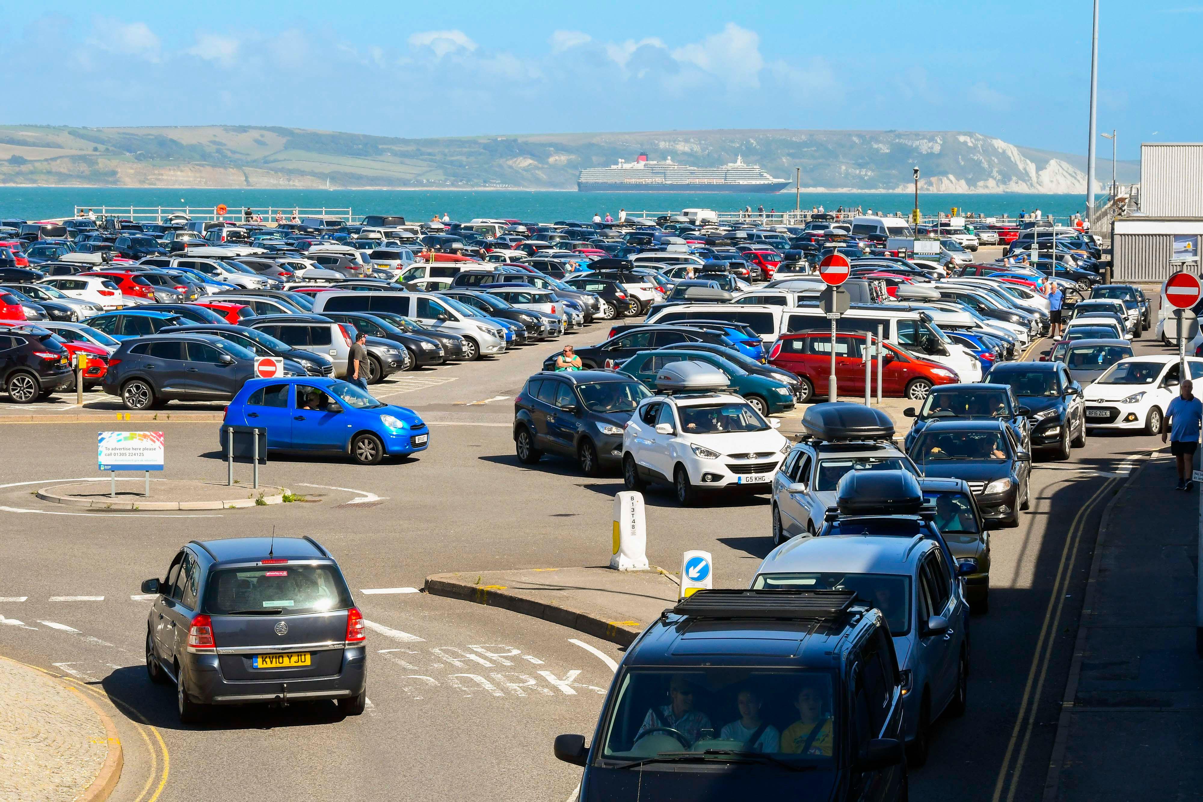 Nearly 7,000 people sign petition to end 'rip off' parking charges in