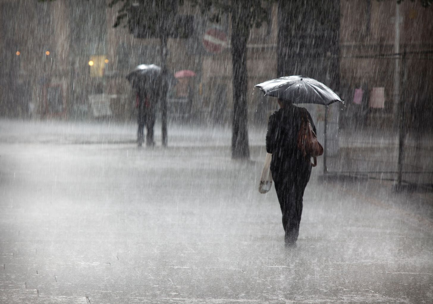 'Danger to life' warning as storm Antoni hits parts of the UK | News ...