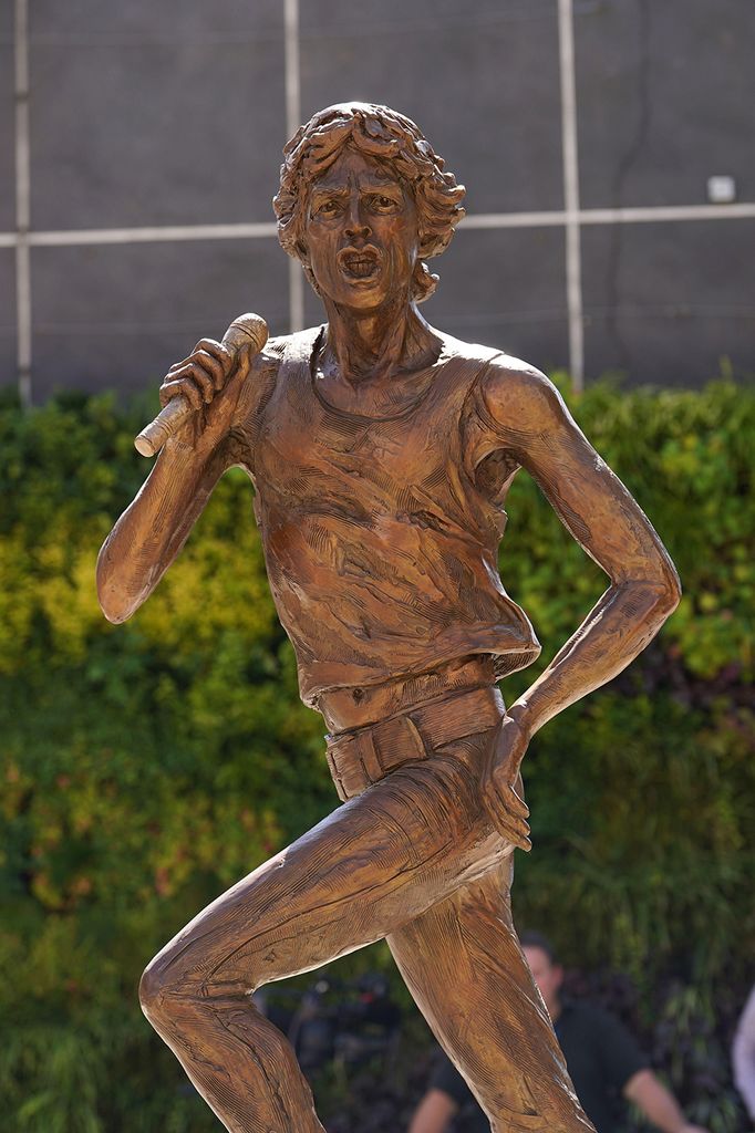 Mick Jagger statue in Dartford