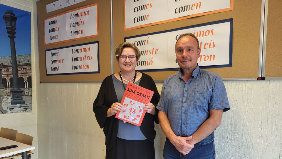 Suunnittelija Mari Korhonen ja rehtori Jari Kaasinen odottavat innolla kansalaisopiston uutta kautta.