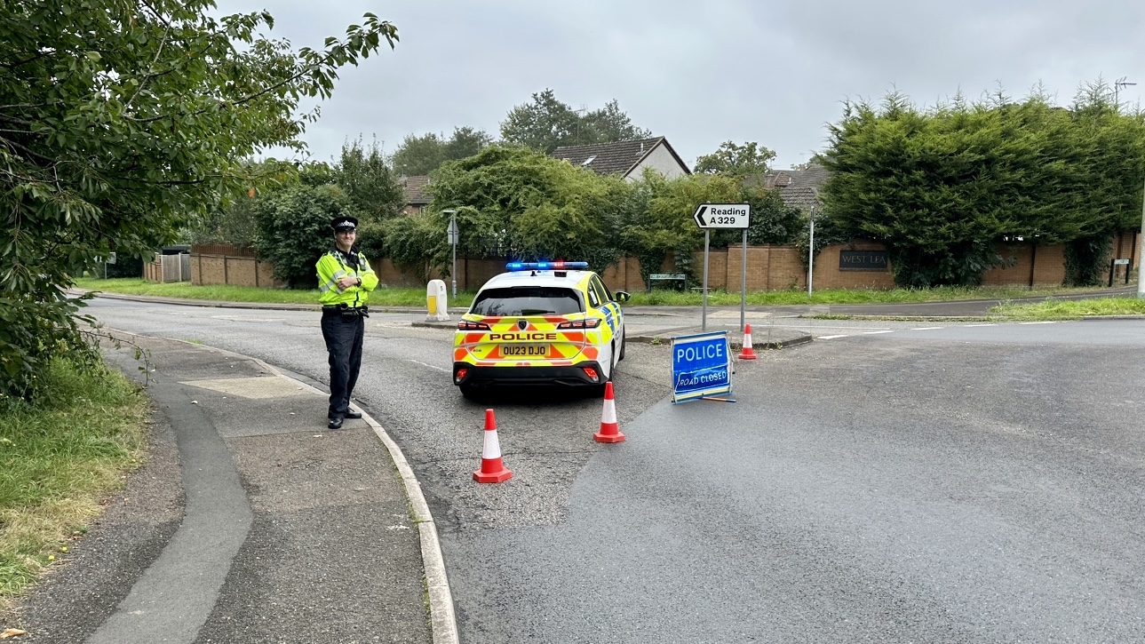 Man dies after car crash in Reading