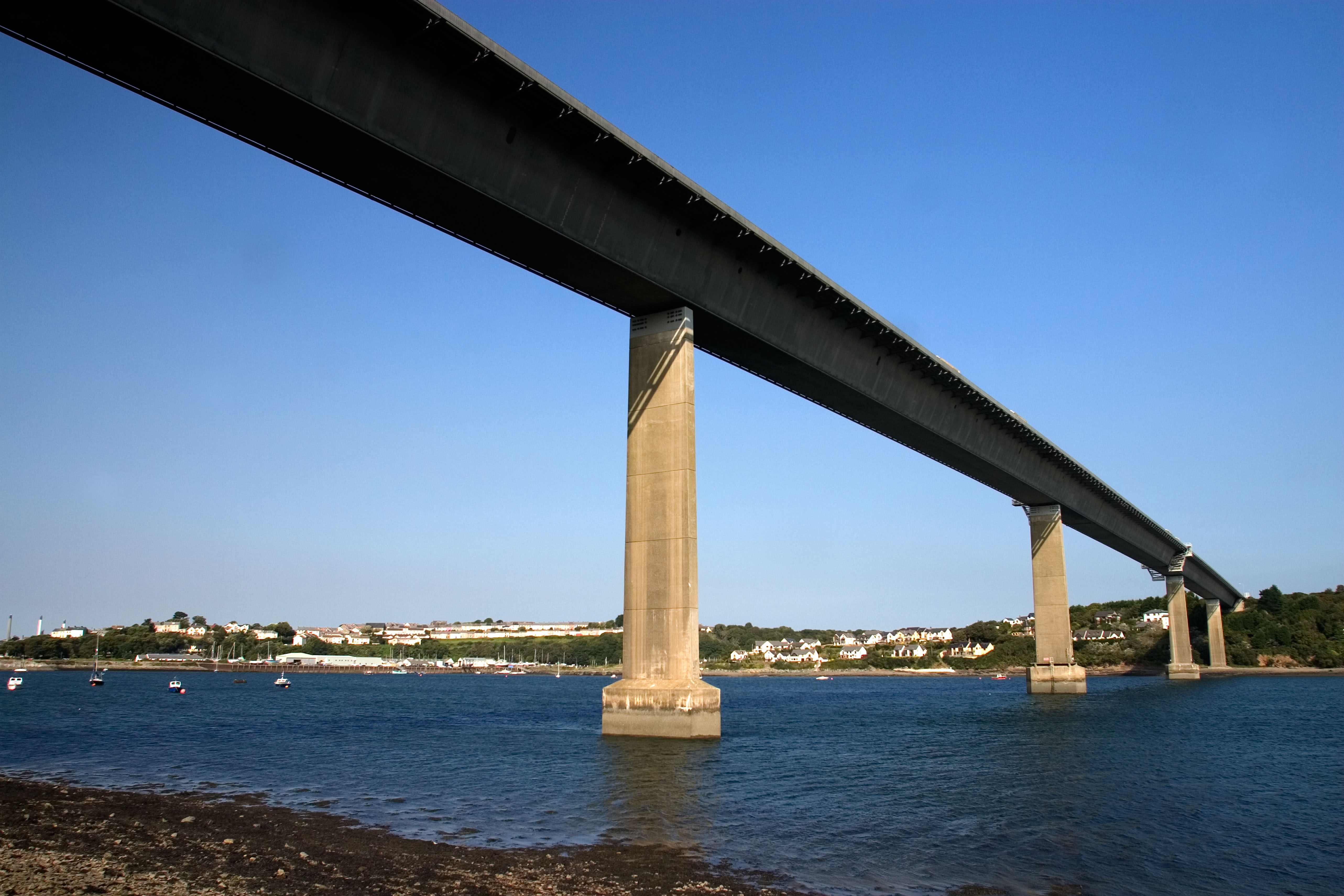 Major incident declared on Cleddau bridge West Wales News