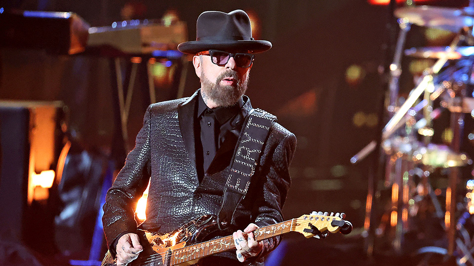 Dave Stewart's 'Eurythmics Songbook: Sweet Dreams 40th Anniversary Tour'  has started