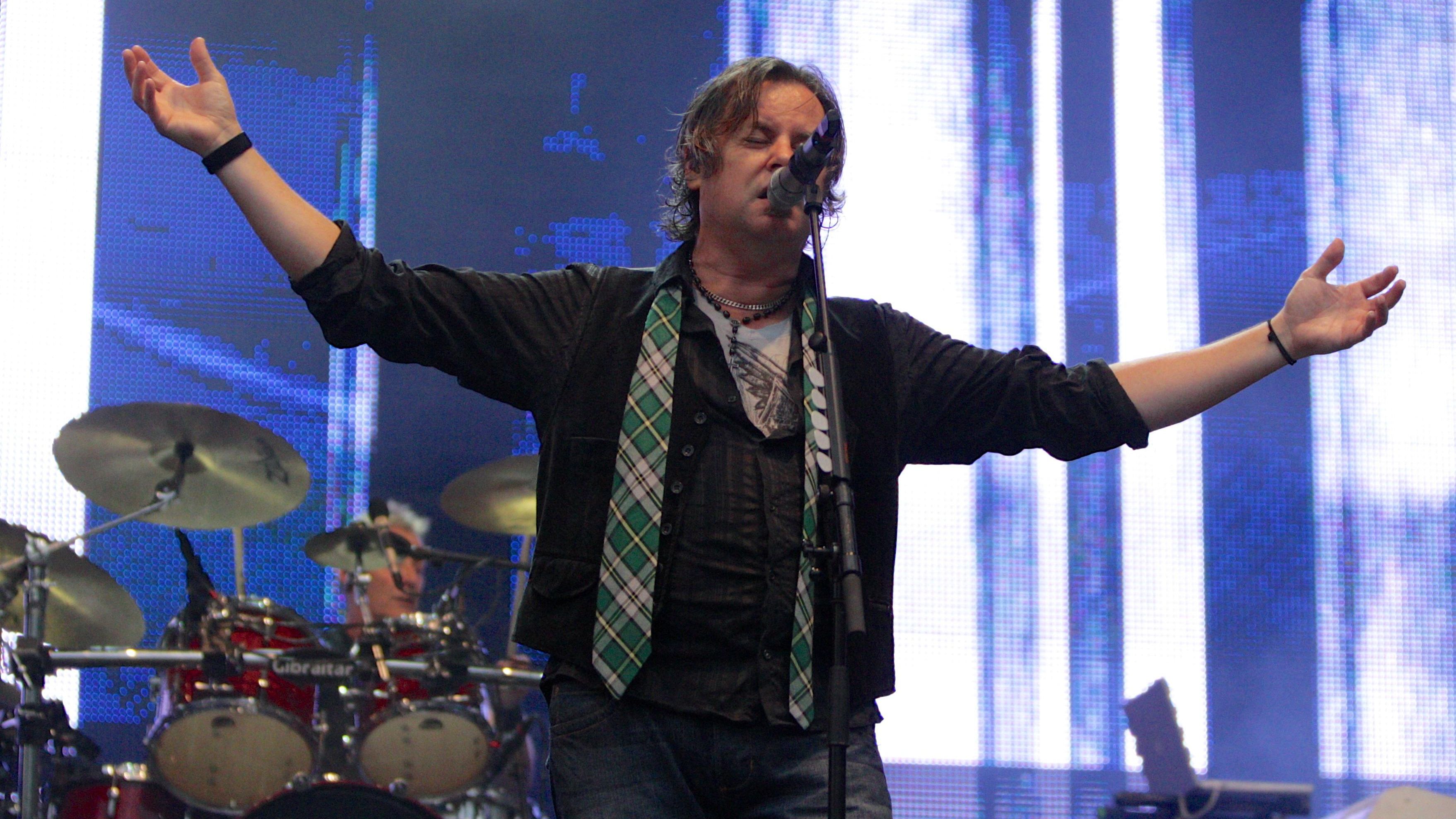 Tributes paid to Runrig singer who has died aged 62 | News - Greatest ...