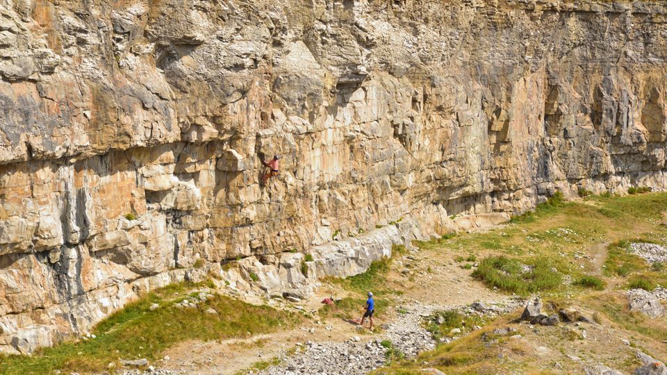 Inquest hears Dorset coasteering victim was swept by 'massive wave'