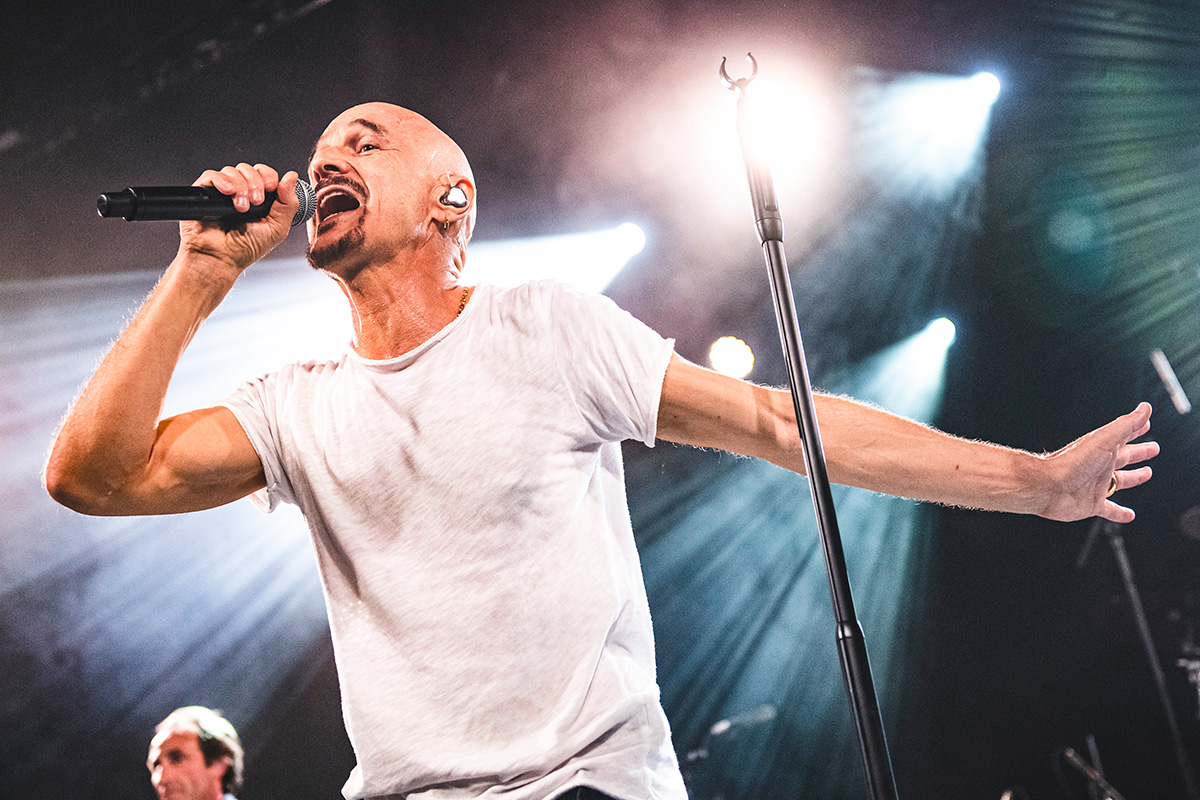James announce June 2024 UK arena tour with Razorlight