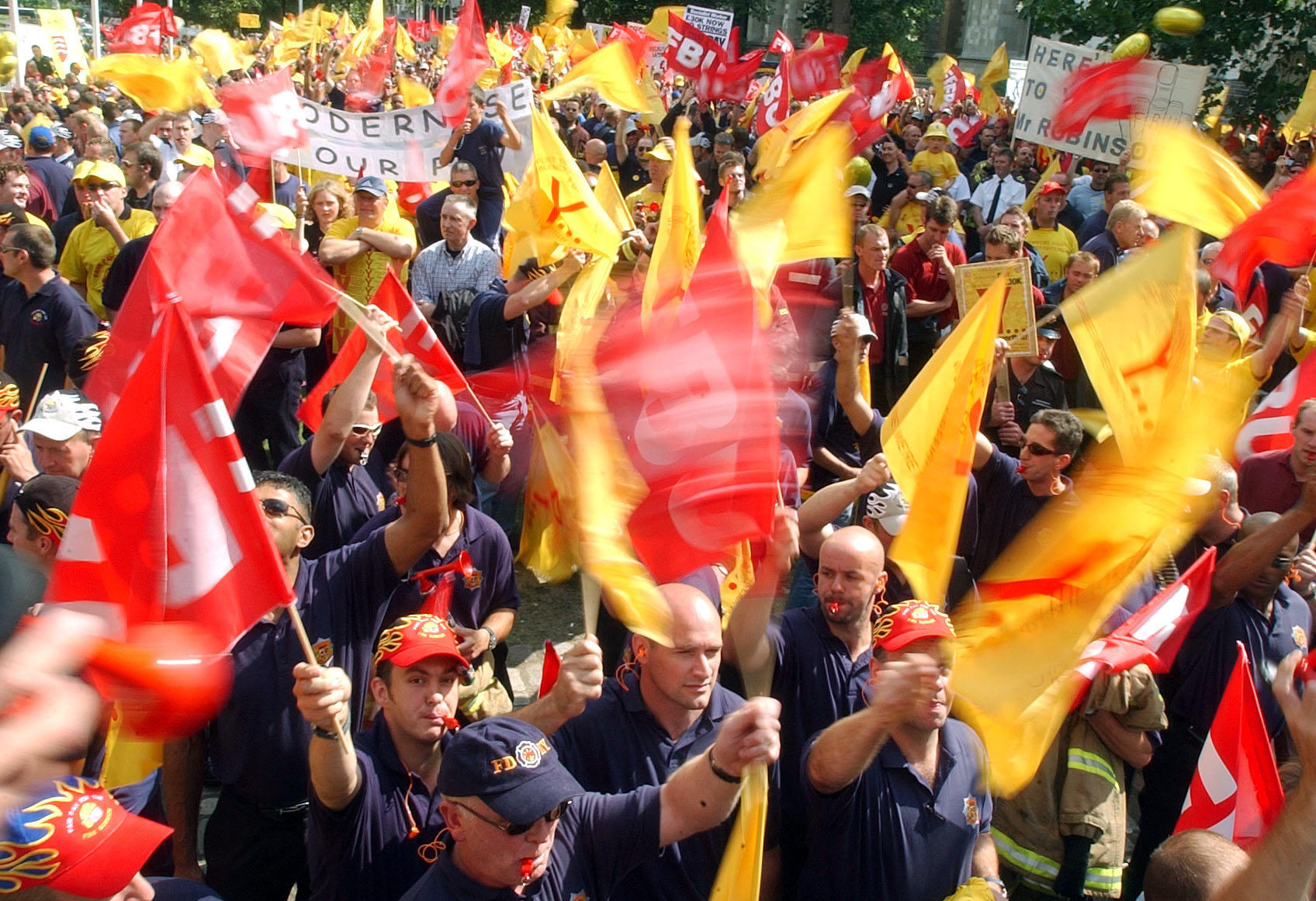 Hundreds of firefighters protesting in London