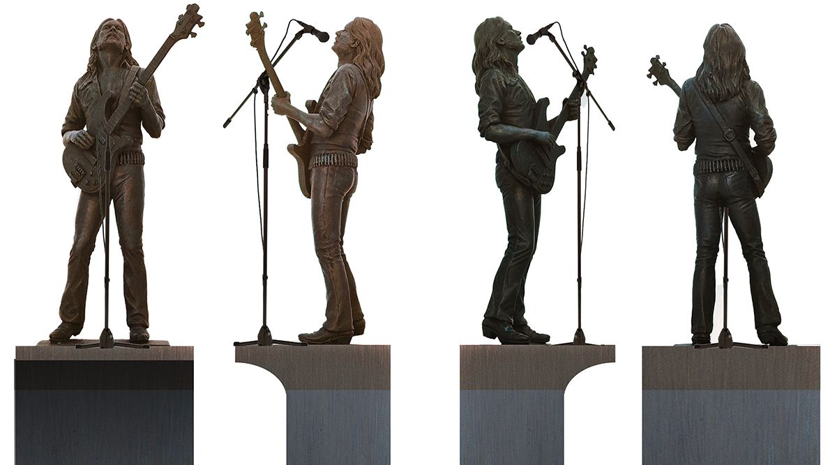 LEMMY DE MOTÖRHEAD TENDRÁ SU ESTATUA EN MAYO EN EL LUGAR DONDE NACIÓ Cuatro maquetas de la estatua propuesta desde el frente, los lados y detrás