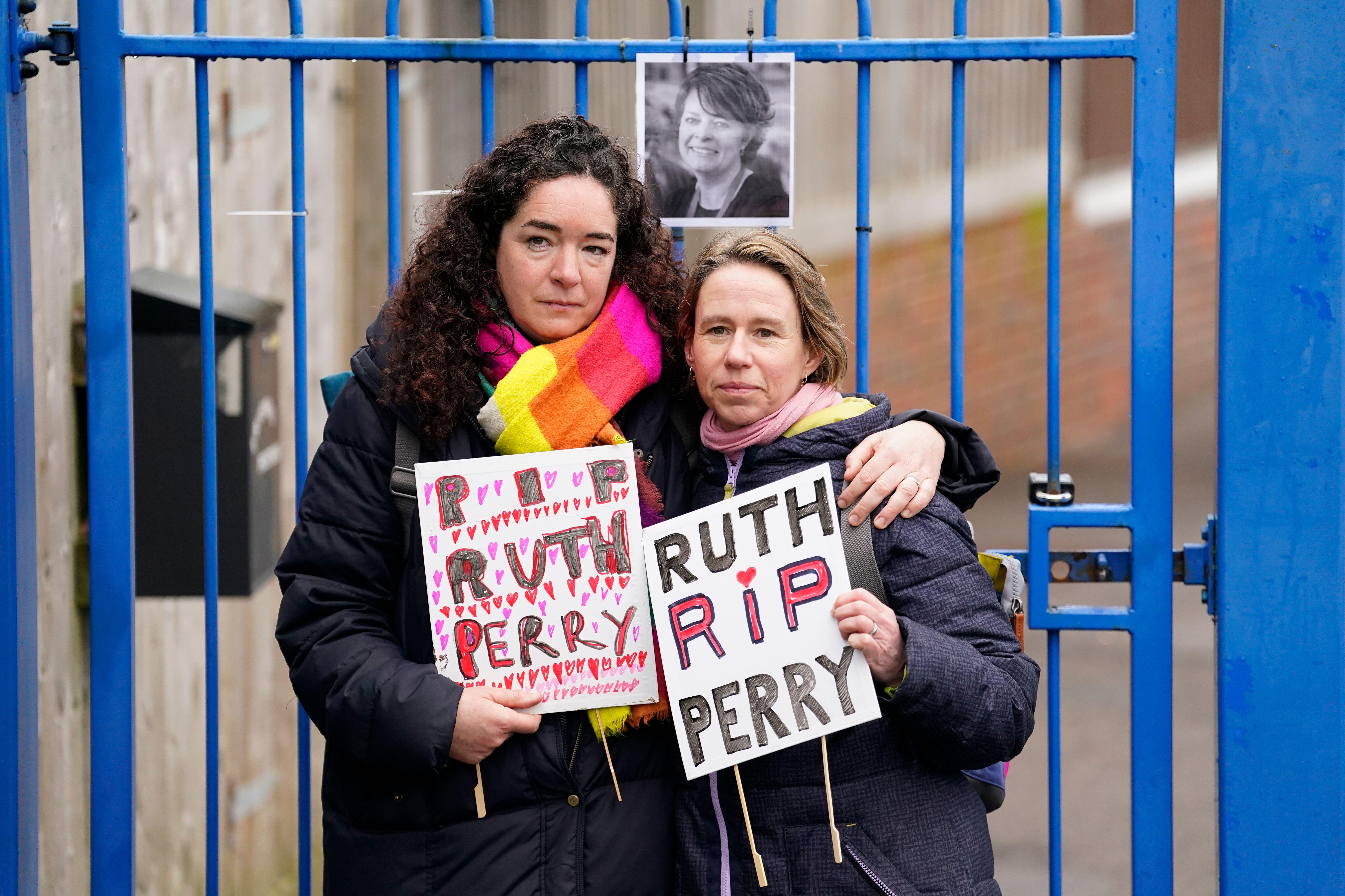 Staff at Ruth Perry's school says there was a 'direct link' between ...