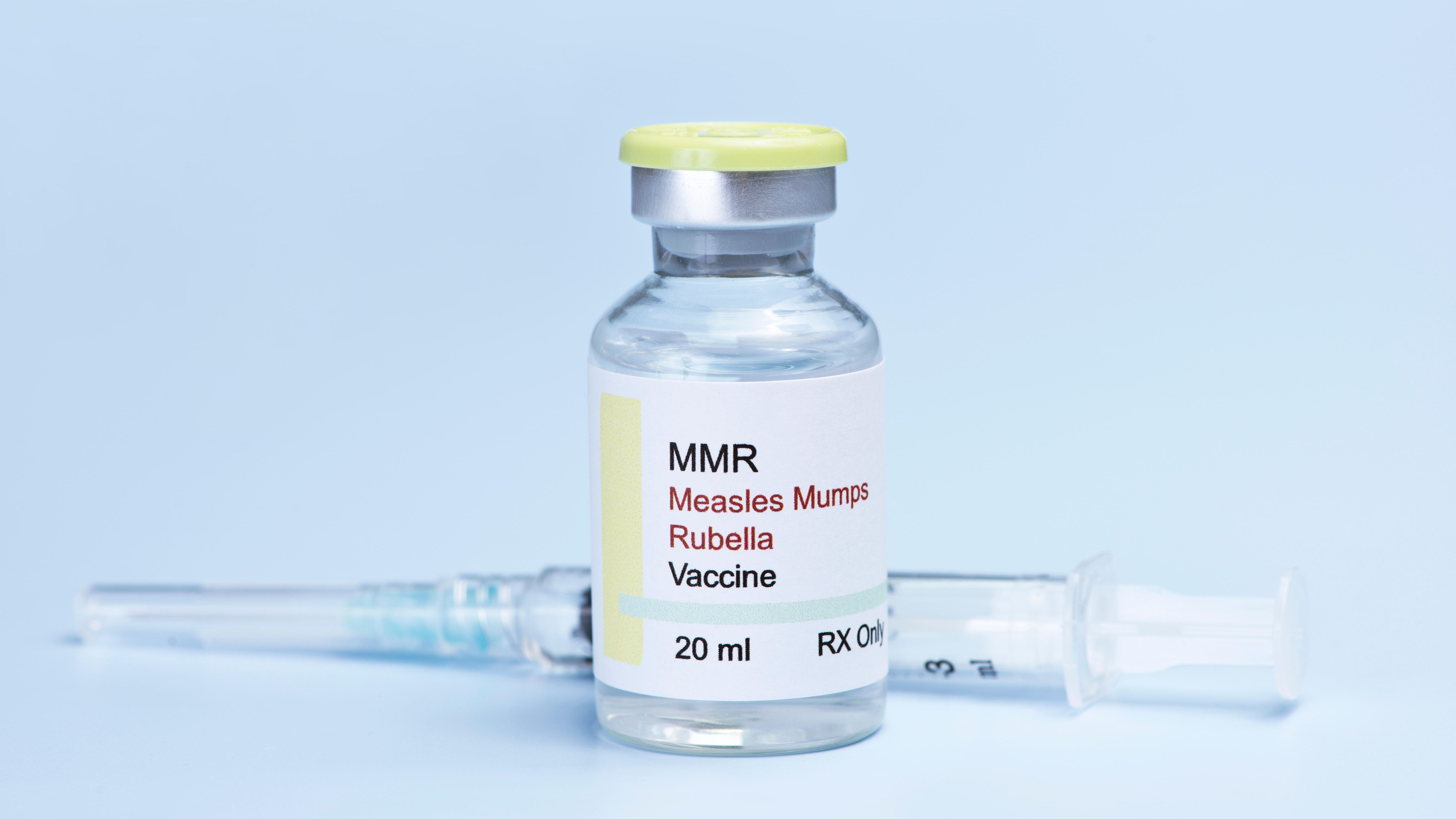 Живая вакцина корь краснуха. Вакцина от кори MMR 2. Корь краснуха паротит вакцина MMR 2. Прививка корь краснуха паротит MMR. MMR 2 вакцина производитель.