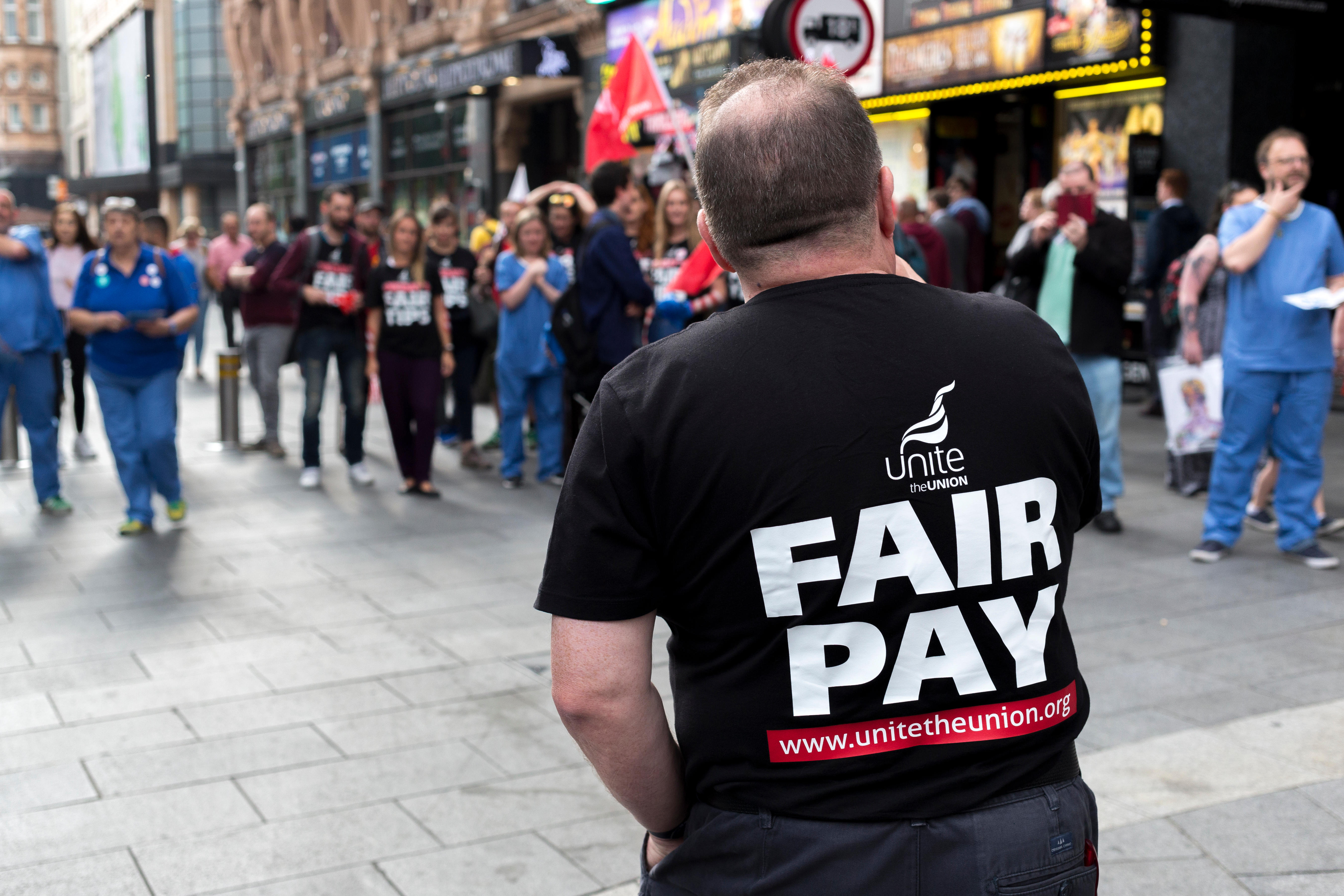 Cambridge University staff on strike in pay row | News - Greatest Hits ...