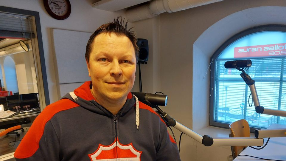 TuTo Hockey Oy:n tj. Kimmo Hollmén haluaa viedä TUTO:n Liigaan.