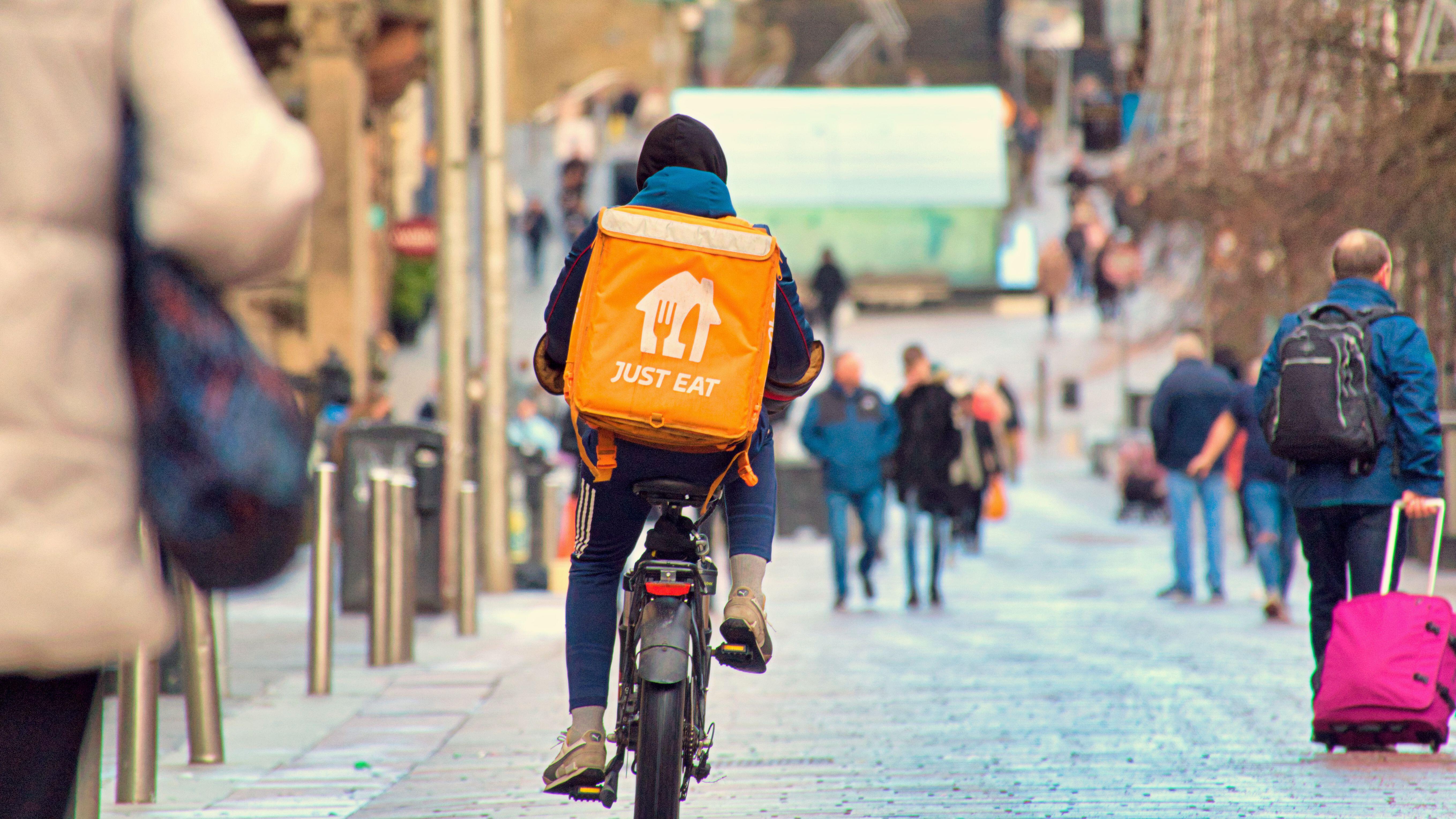 Glasgow delivery bike riders encouraged to learn the Highway Code