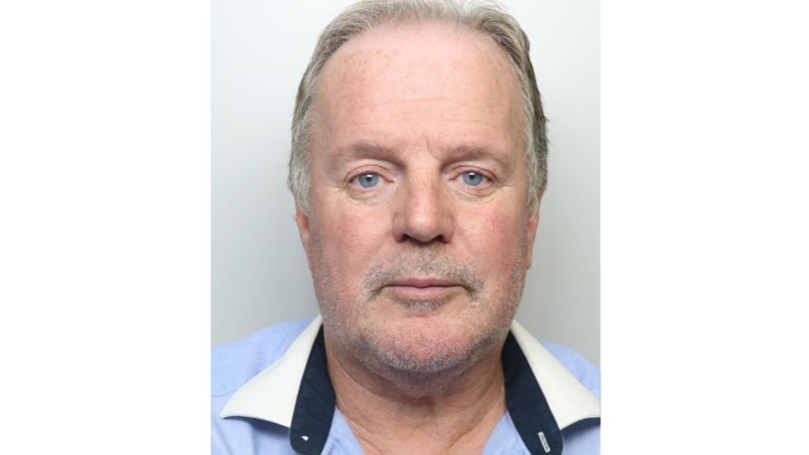 Man who stole hundreds of thousands from his friends given 8 years