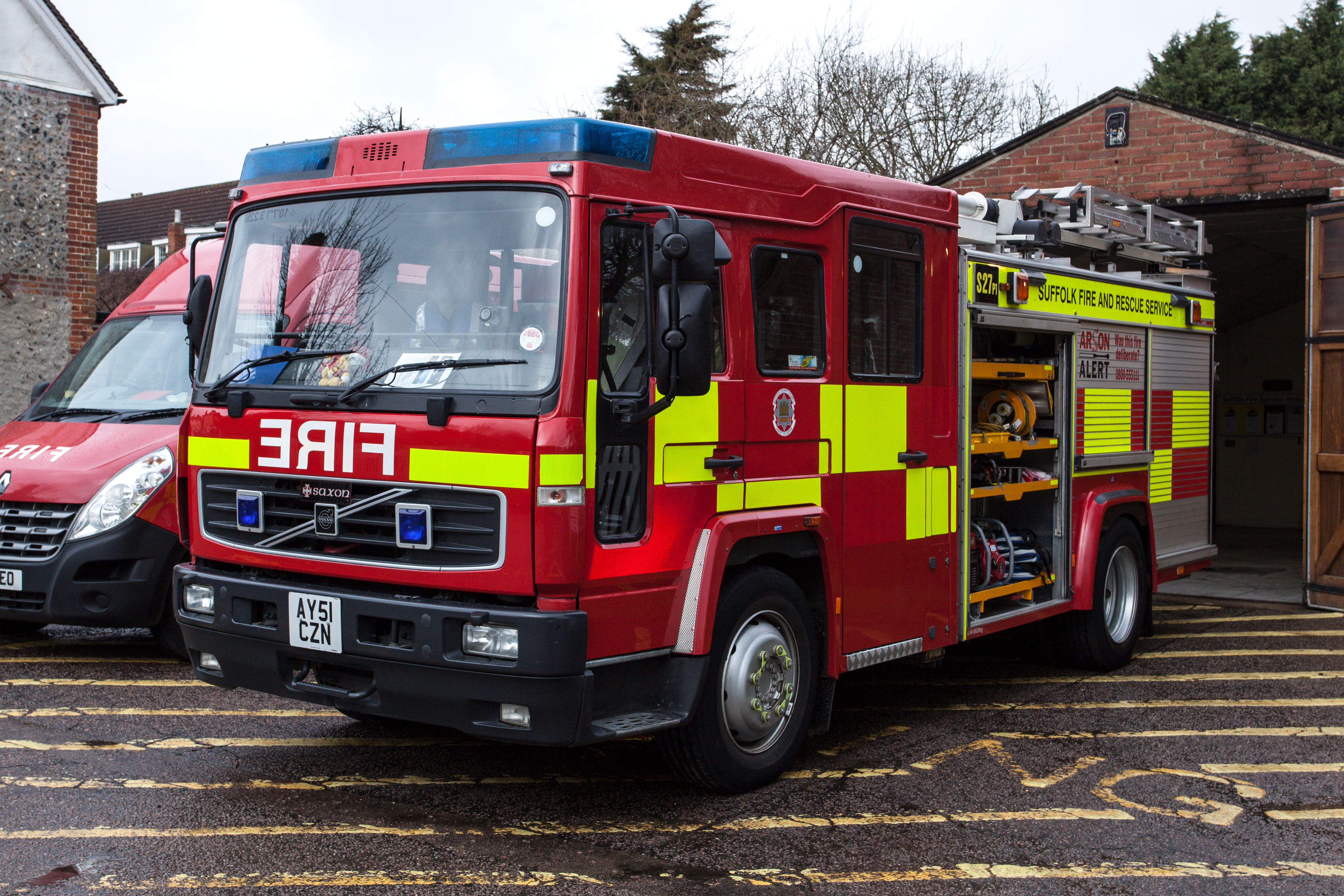 Norfolk and Suffolk firefighters called to tackle thatched roof blaze