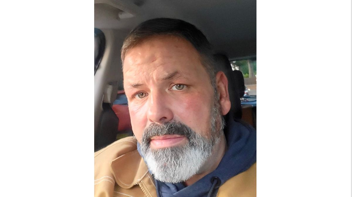 Family pay tribute to 'the best dad' who died in fatal M1 crash