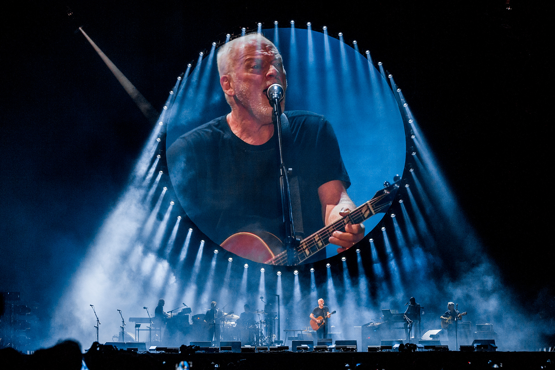 David Gilmour says he’s open to the idea of a Pink Floyd hologram show ...