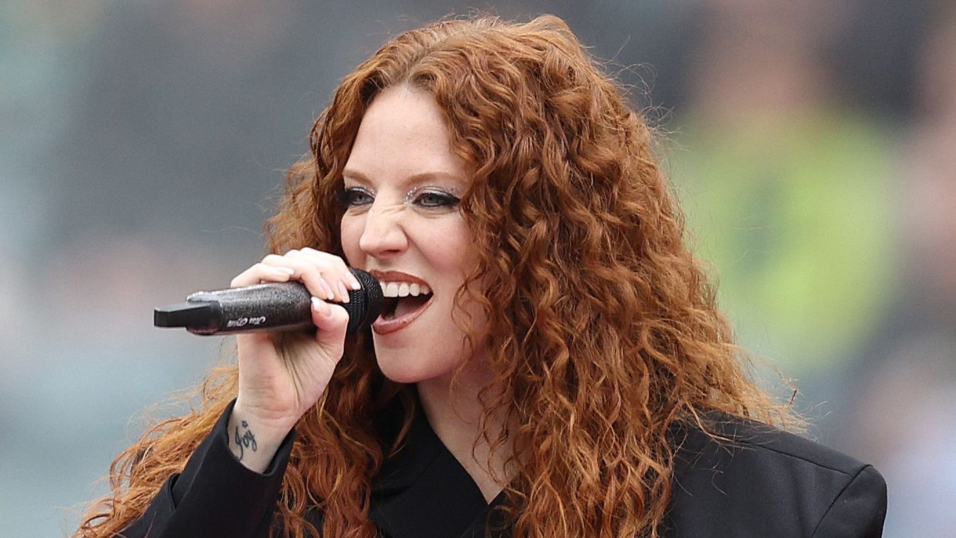 Jess Glynne: 7 of her songs that went to Number 1