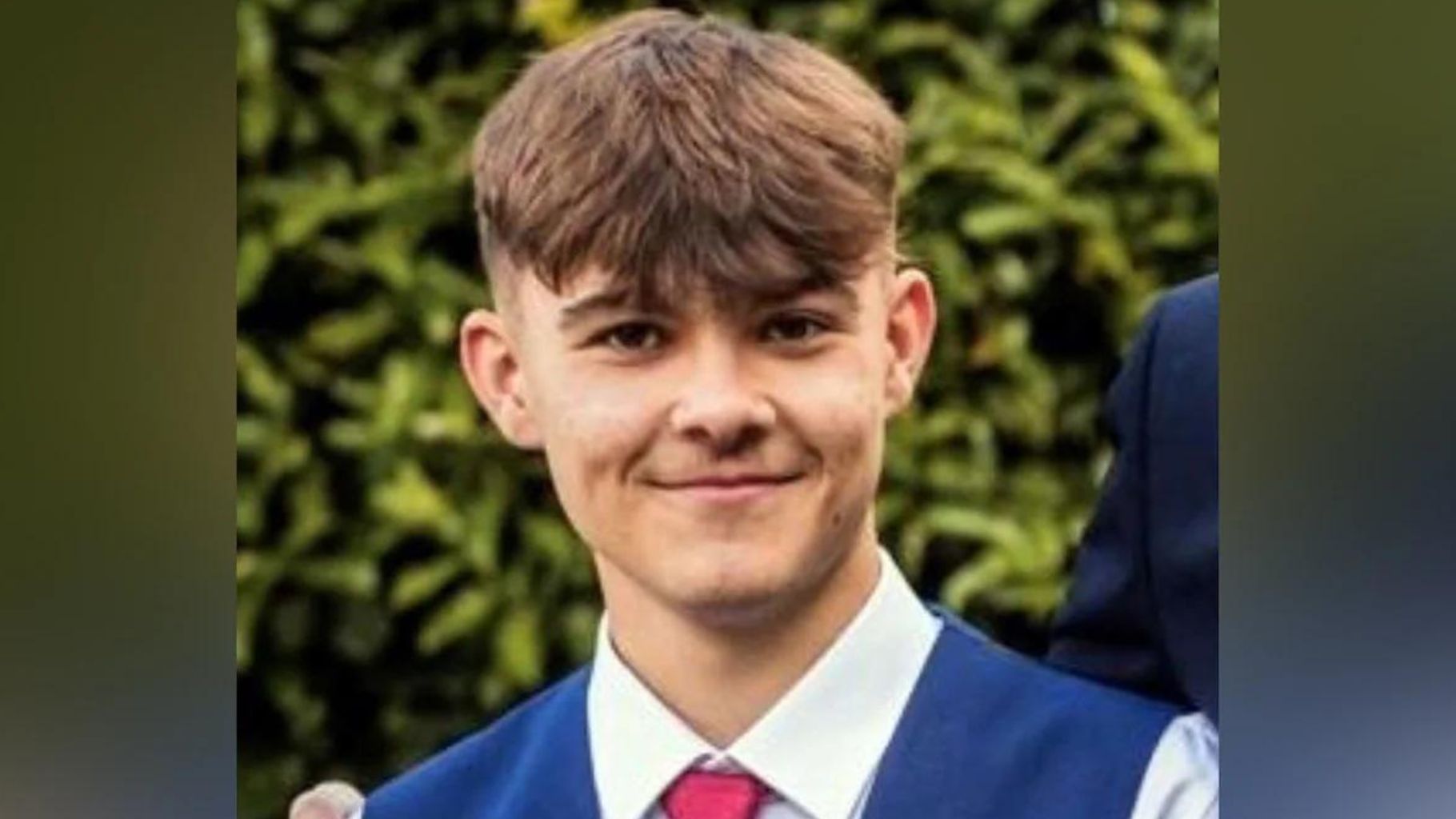 Teen stabbed boy on crowded dance floor in West Sussex, jury told