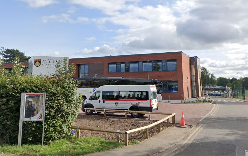 Children in Warwick evacuated over threat at school