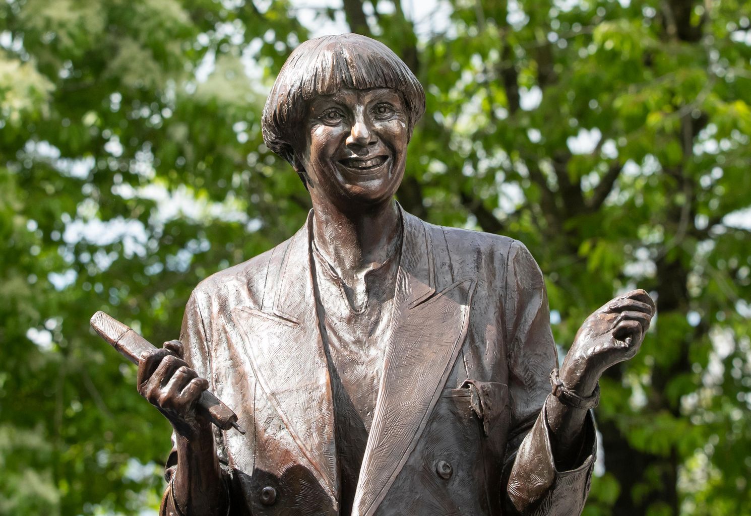 Victoria Wood statue toppled in taxi crash