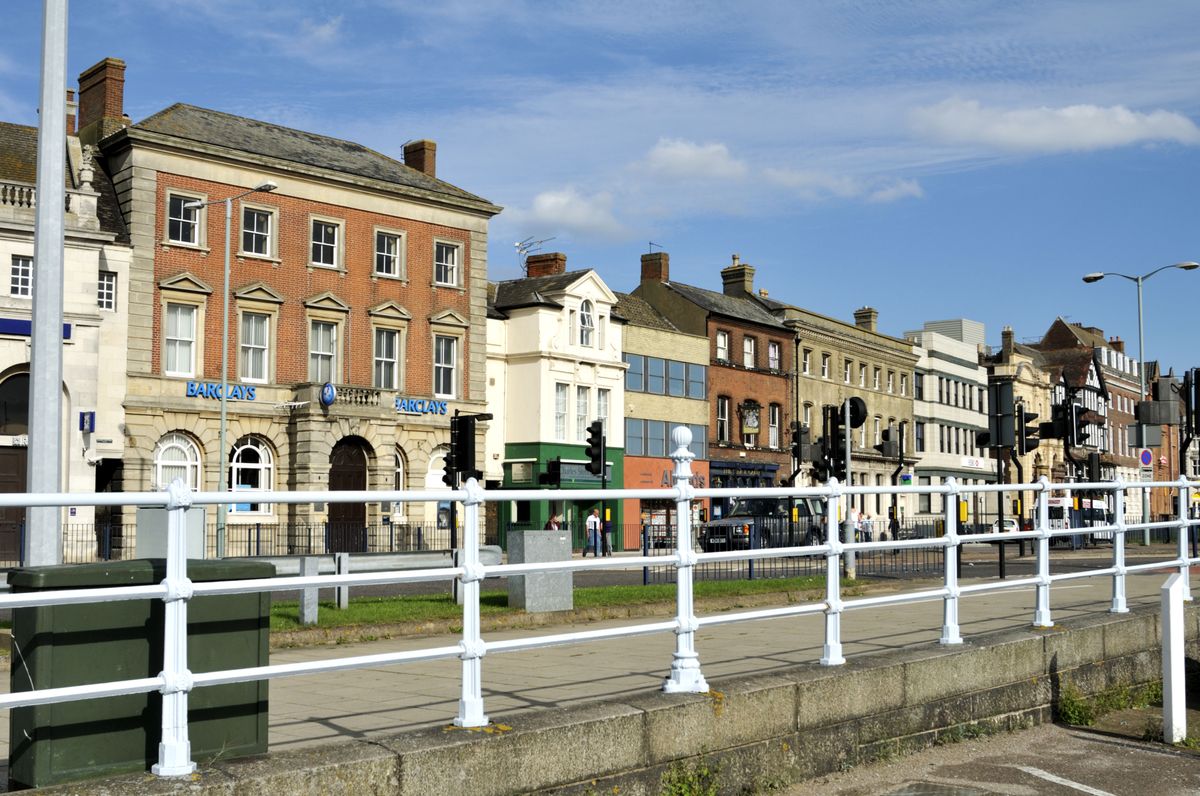 Man arrested after reports of person being threatened with a knife in ...