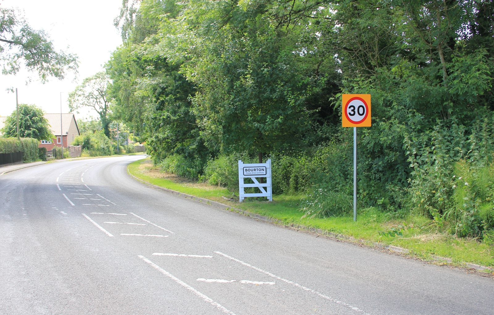 North Dorset village gets new 30 mph speed limits 