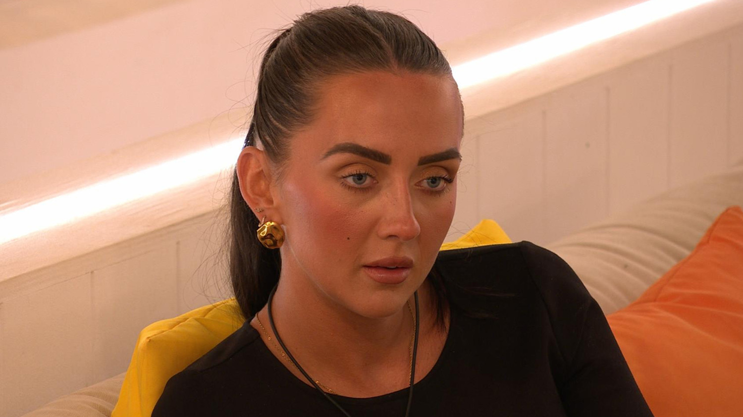 Love Island fans call for Jess to be removed from the villa