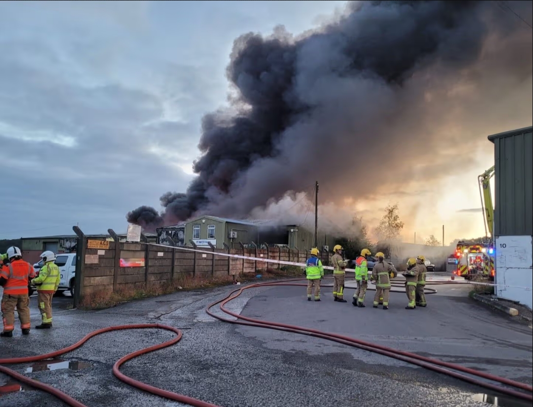 Crews tackling major fire at Macclesfield industrial estate | News ...