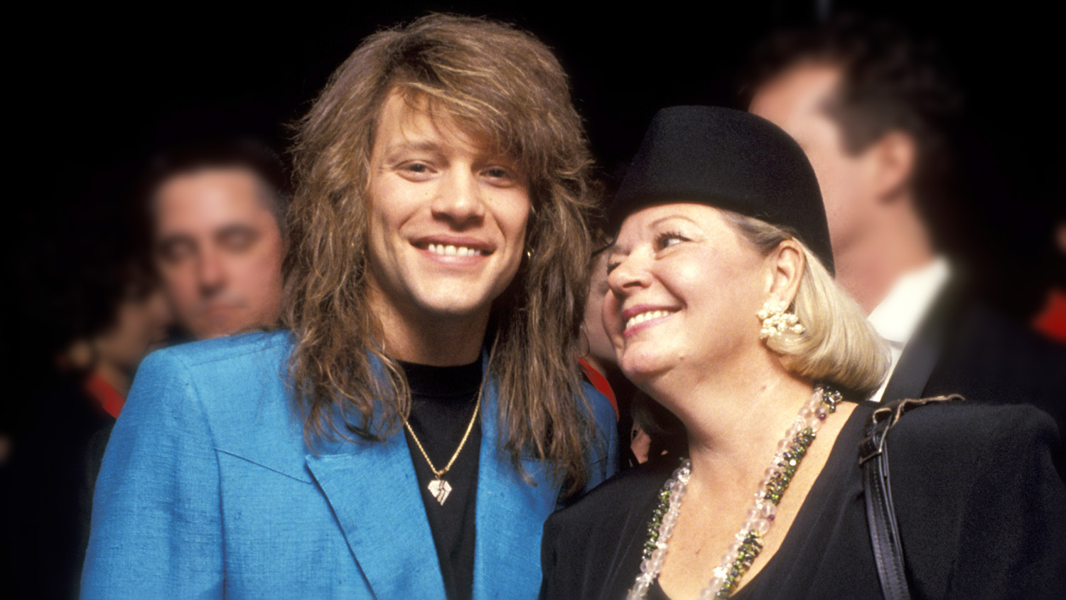 Jon Bon Jovi pays tribute as his mum Carol sadly dies(02)