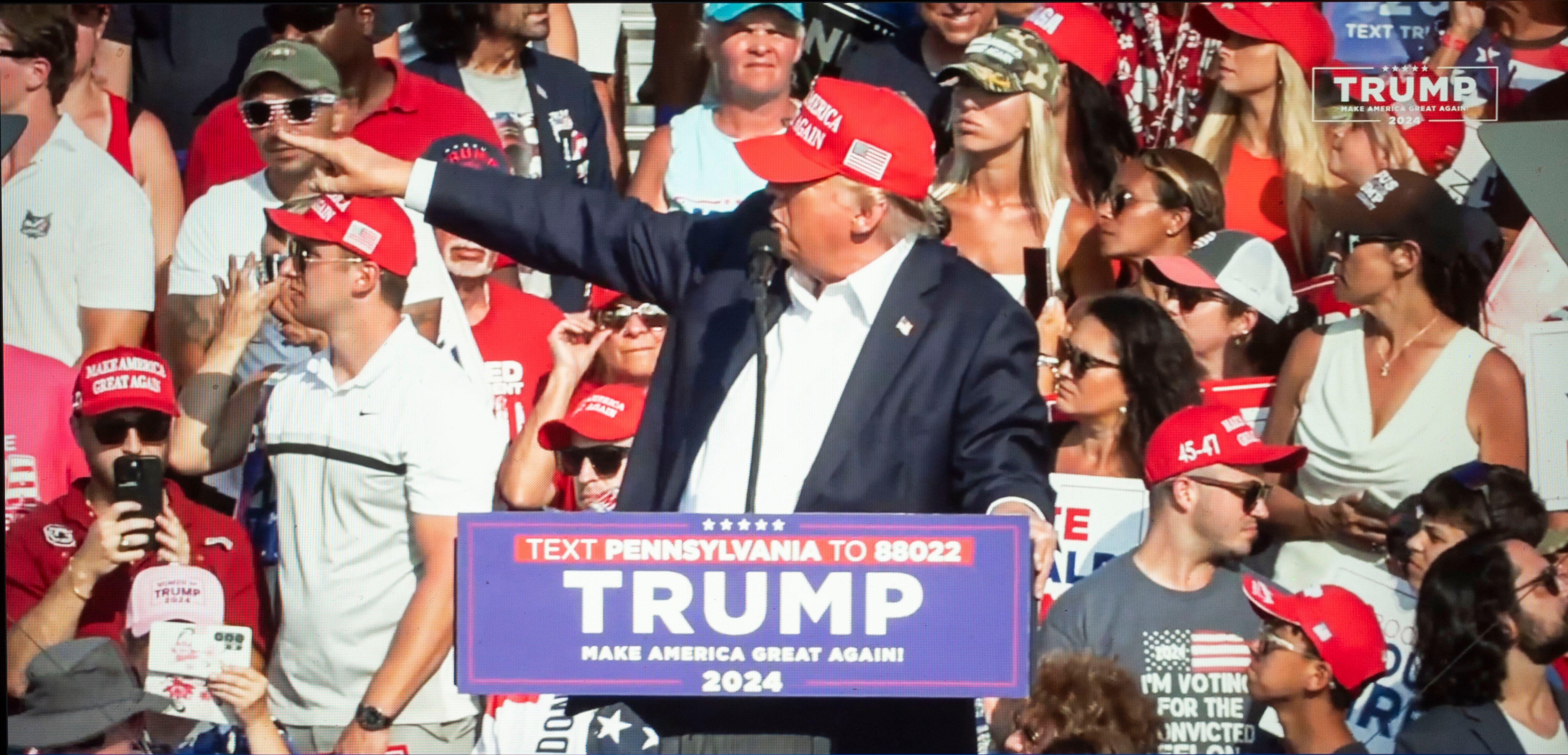 Donald Trump shot at US rally - ex-president's ear hurt in ...