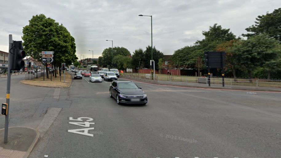 One dead and two in hospital after car crashes into tree in Birmingham ...