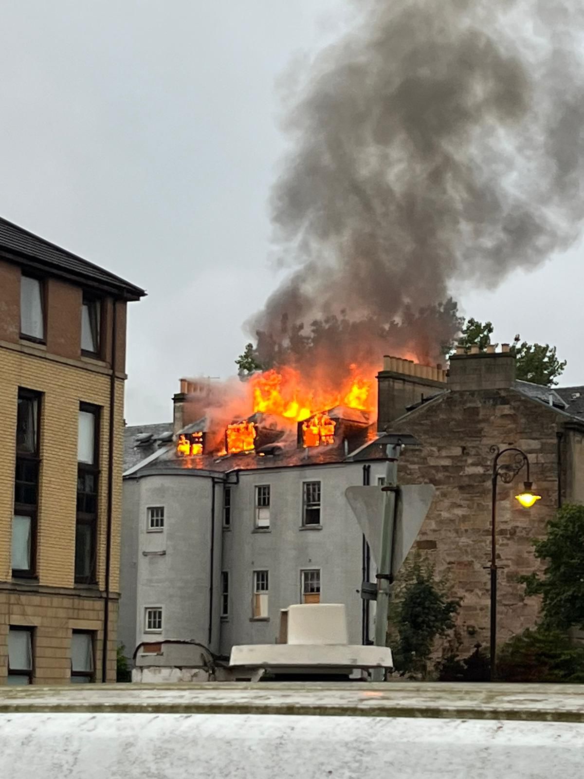 Fire breaks out in a derelict building in Carlton Place in Glasgow